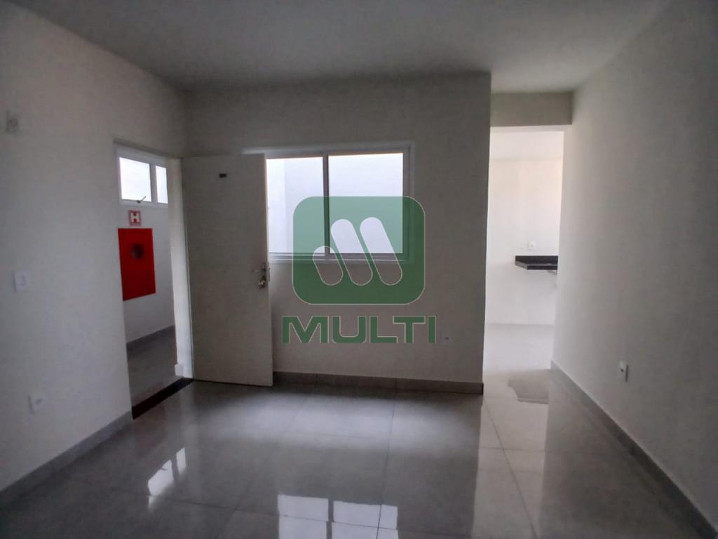 Apartamento à venda com 2 quartos, 42m² - Foto 1