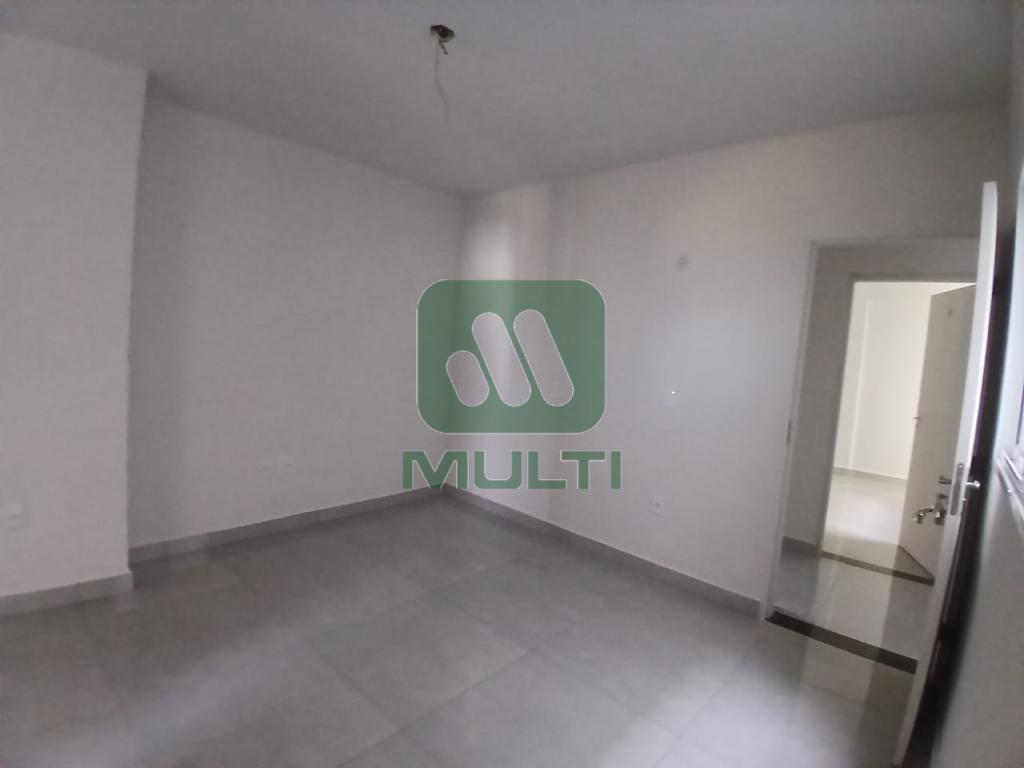 Apartamento à venda com 2 quartos, 42m² - Foto 2