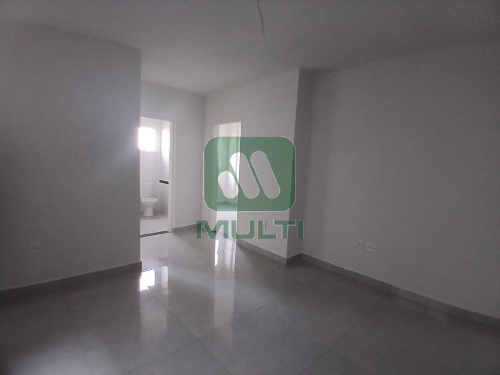 Apartamento à venda com 2 quartos, 42m² - Foto 3