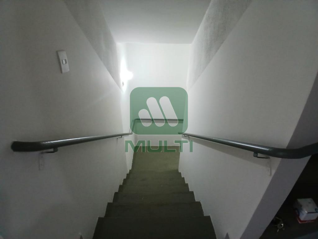 Apartamento à venda com 2 quartos, 42m² - Foto 11