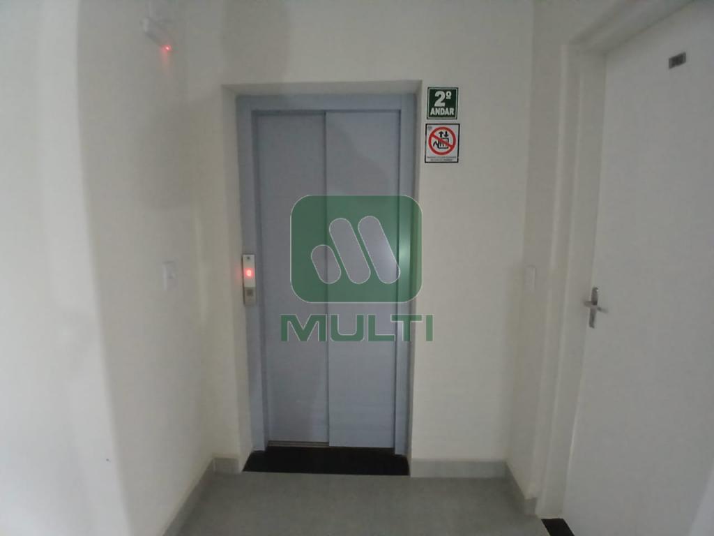 Apartamento à venda com 2 quartos, 42m² - Foto 12