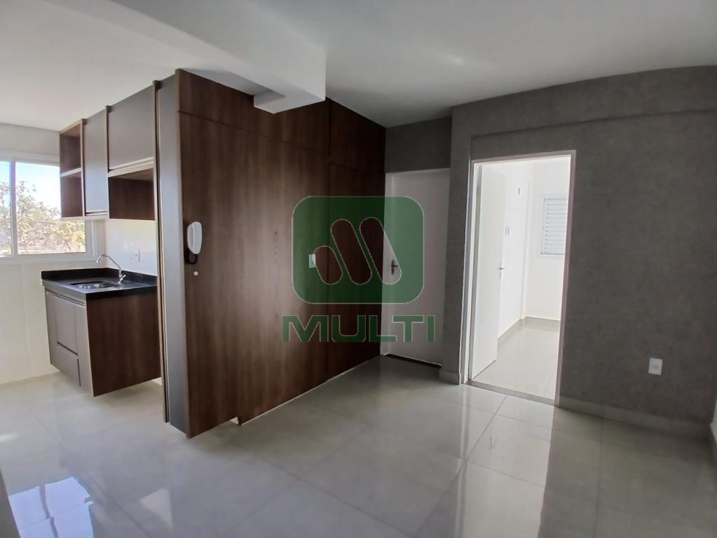 Apartamento à venda com 2 quartos, 42m² - Foto 1