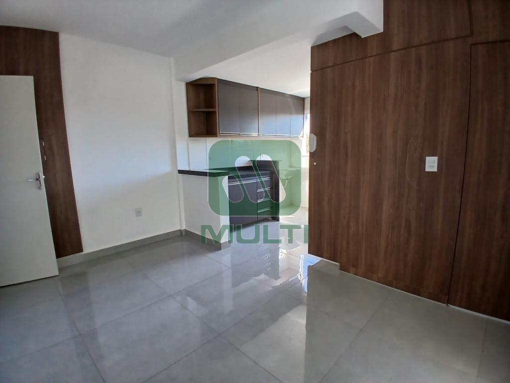 Apartamento à venda com 2 quartos, 42m² - Foto 3