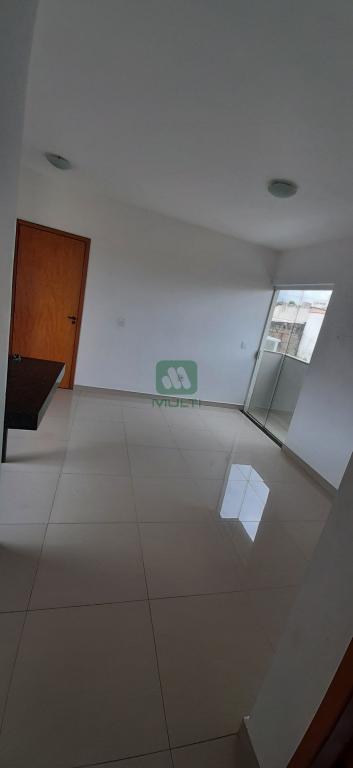 Apartamento à venda com 2 quartos, 63m² - Foto 2