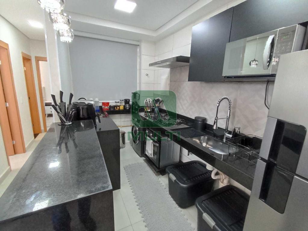 Apartamento à venda com 2 quartos, 50m² - Foto 2