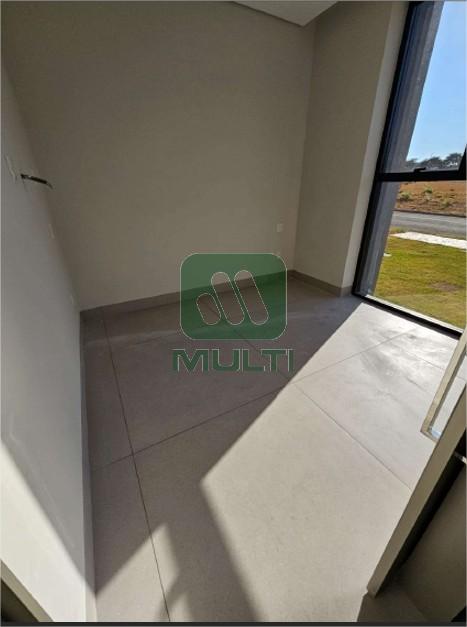 Casa de Condomínio à venda com 3 quartos, 221m² - Foto 11