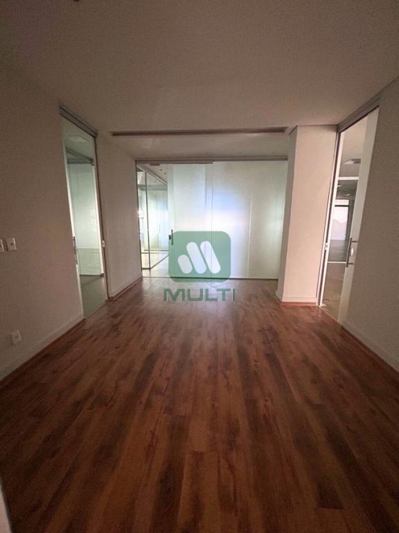 Conjunto Comercial-Sala à venda com 1 quarto, 132m² - Foto 1