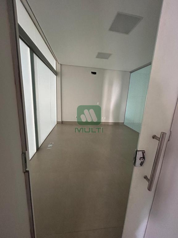 Conjunto Comercial-Sala à venda com 1 quarto, 132m² - Foto 2