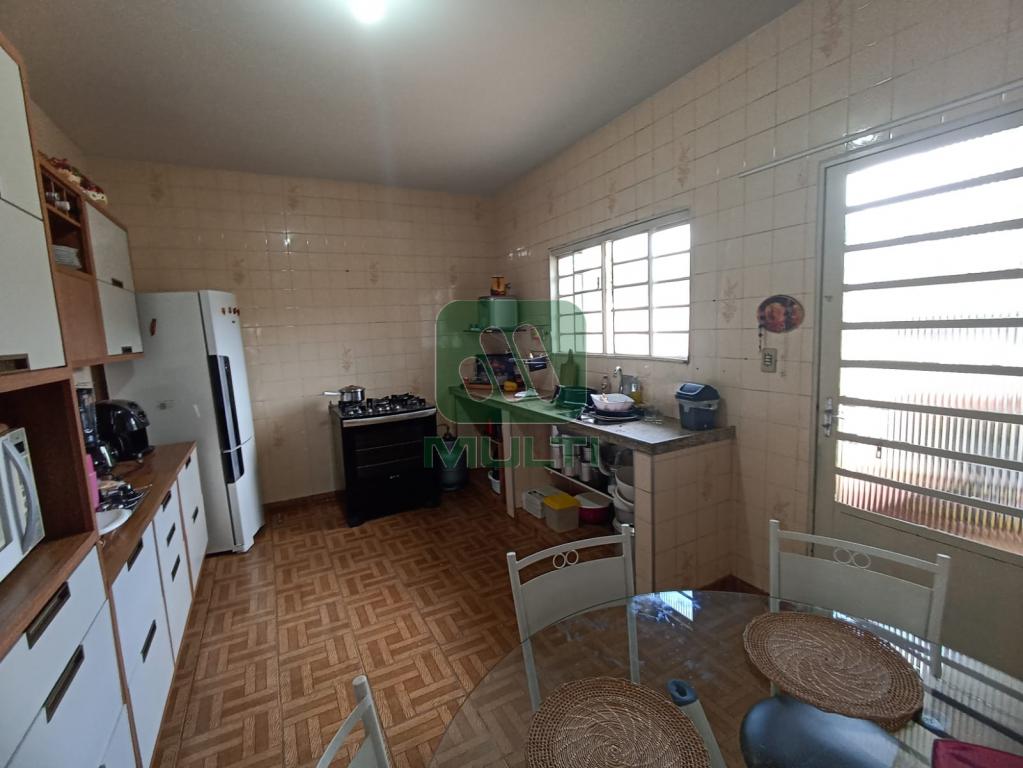 Prédio Inteiro à venda com 3 quartos, 273m² - Foto 16