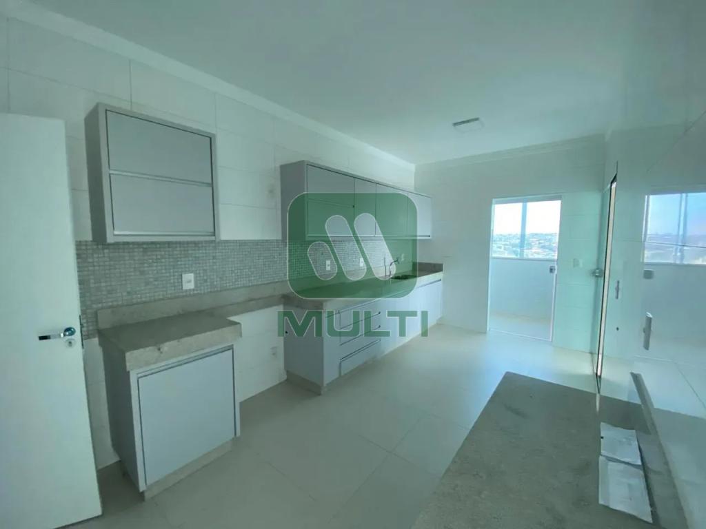 Apartamento à venda com 3 quartos, 145m² - Foto 7