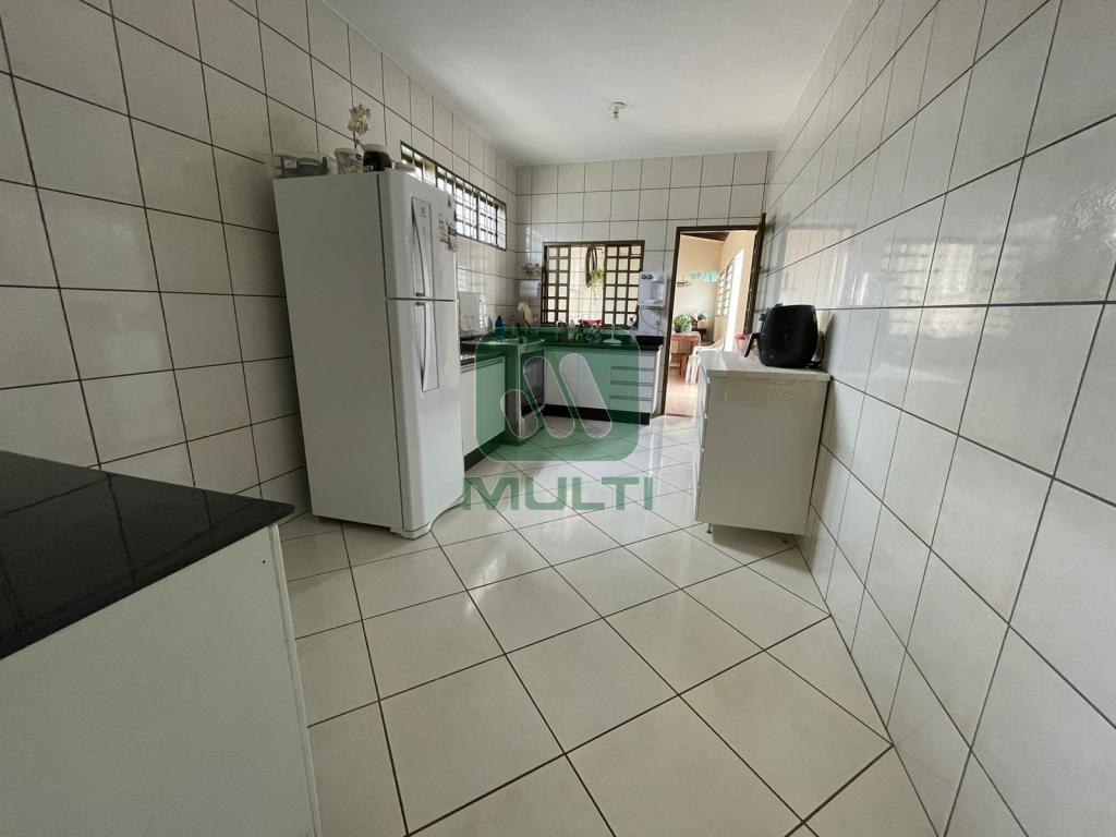 Casa à venda com 3 quartos, 137m² - Foto 7