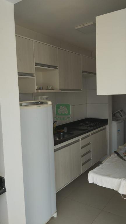 Apartamento à venda com 2 quartos, 66m² - Foto 3