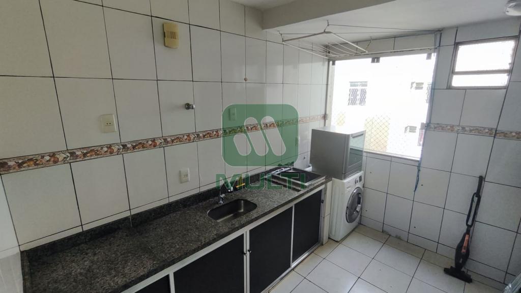 Apartamento à venda com 3 quartos, 68m² - Foto 2