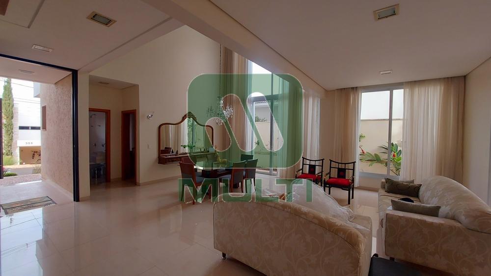 Casa de Condomínio à venda com 4 quartos, 333m² - Foto 1