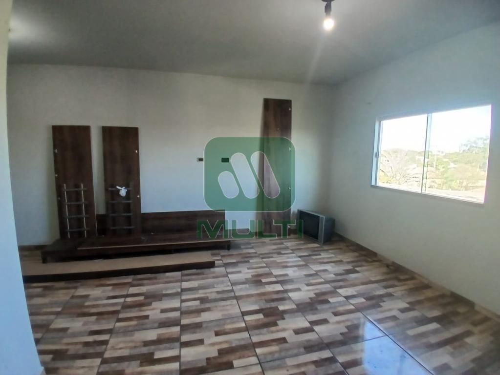 Casa à venda com 3 quartos, 152m² - Foto 2