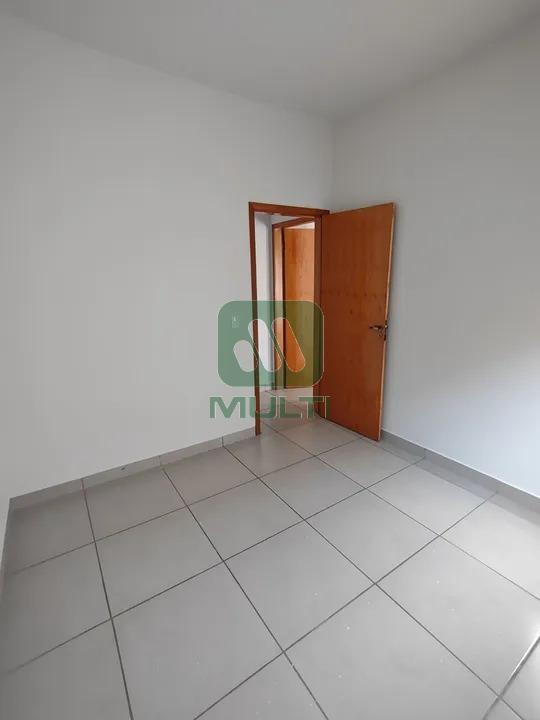 Casa à venda com 2 quartos, 66m² - Foto 9