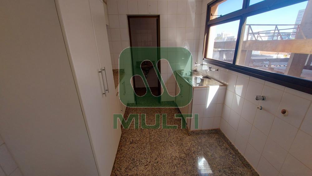 Apartamento à venda com 3 quartos, 140m² - Foto 5