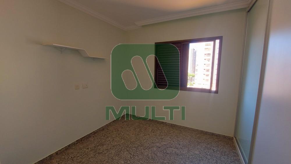 Apartamento à venda com 3 quartos, 140m² - Foto 10