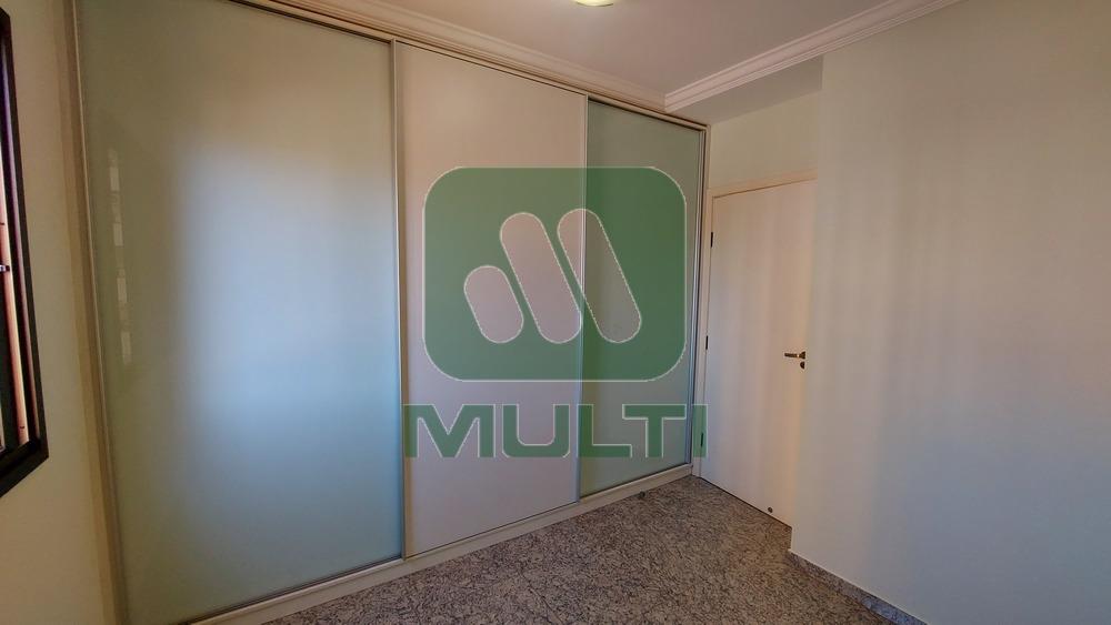 Apartamento à venda com 3 quartos, 140m² - Foto 11