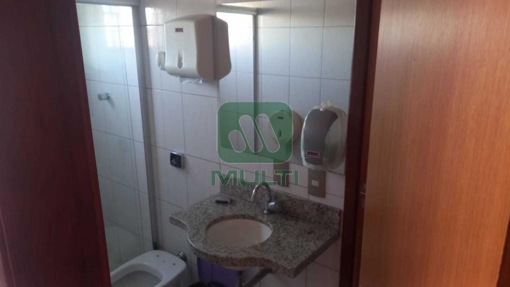 Apartamento à venda com 1 quarto, 1240m² - Foto 4