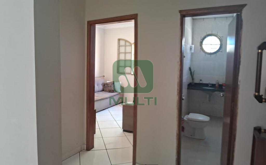 Casa à venda com 3 quartos, 120m² - Foto 11