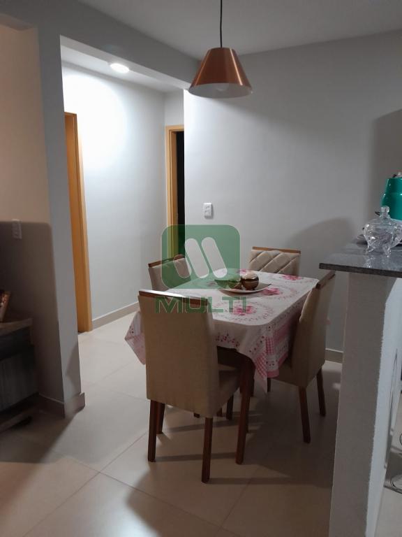 Apartamento à venda com 2 quartos, 63m² - Foto 4