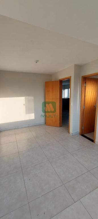 Apartamento à venda com 2 quartos, 70m² - Foto 7