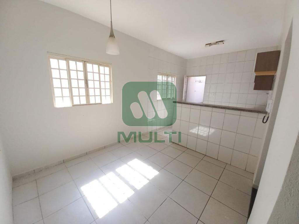 Casa à venda com 3 quartos, 170m² - Foto 6