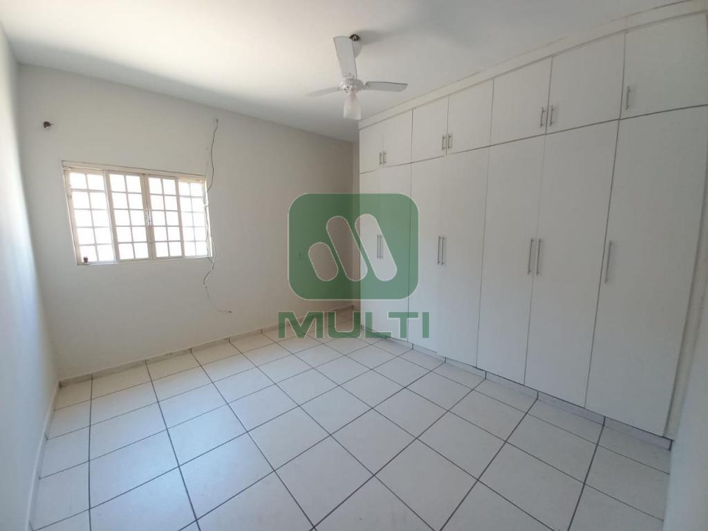 Casa à venda com 3 quartos, 170m² - Foto 7