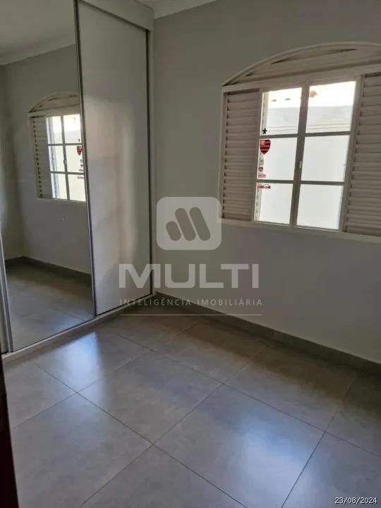 Casa à venda com 4 quartos, 331m² - Foto 2