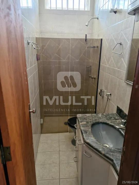 Casa à venda com 4 quartos, 331m² - Foto 3
