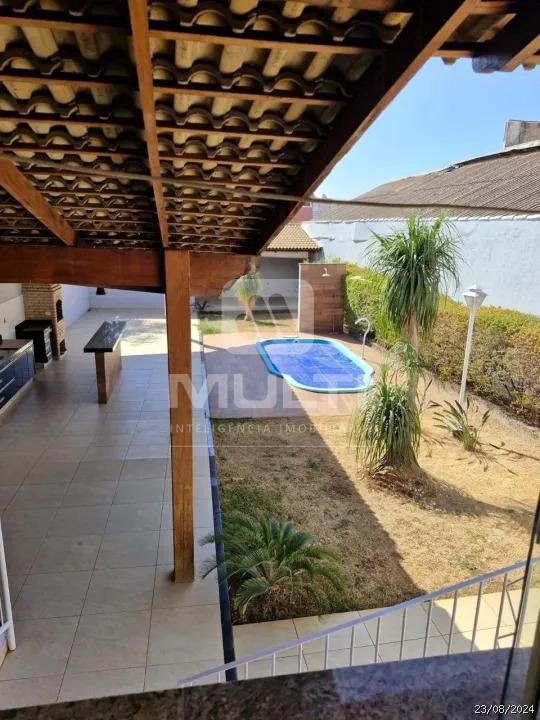 Casa à venda com 4 quartos, 331m² - Foto 5