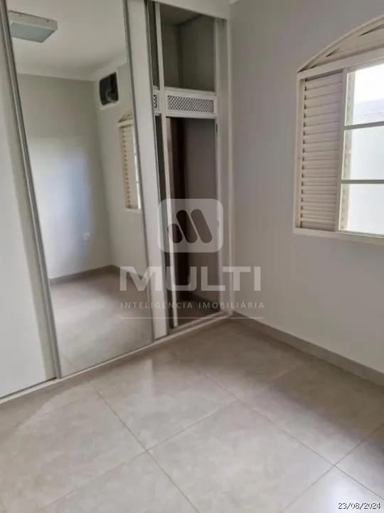 Casa à venda com 4 quartos, 331m² - Foto 12