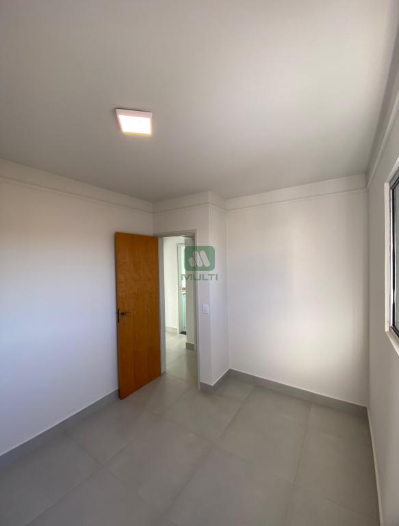 Apartamento à venda com 2 quartos, 48m² - Foto 12