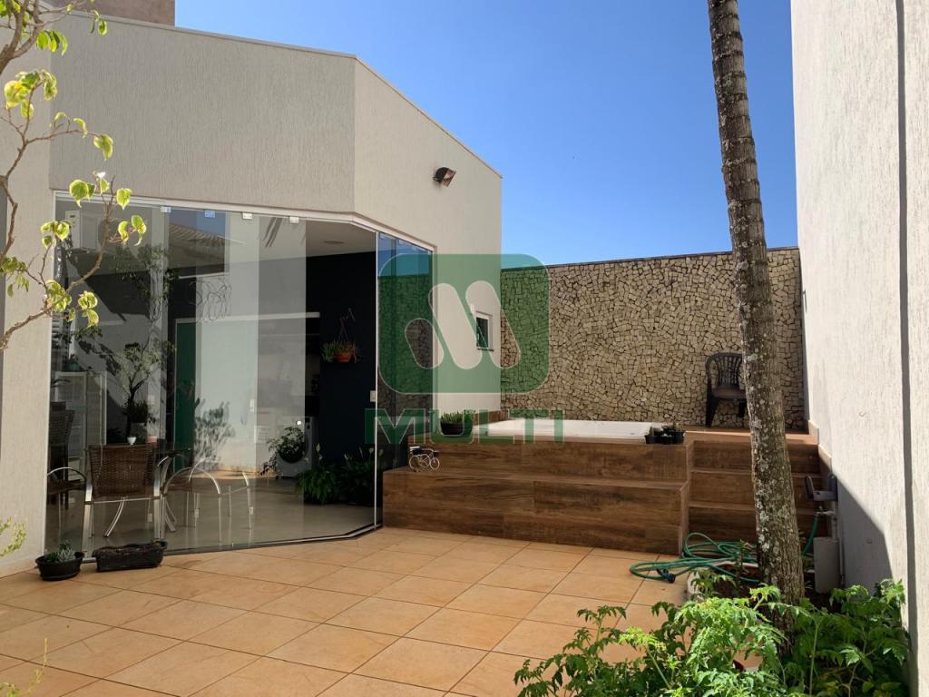 Casa à venda com 4 quartos, 300m² - Foto 18