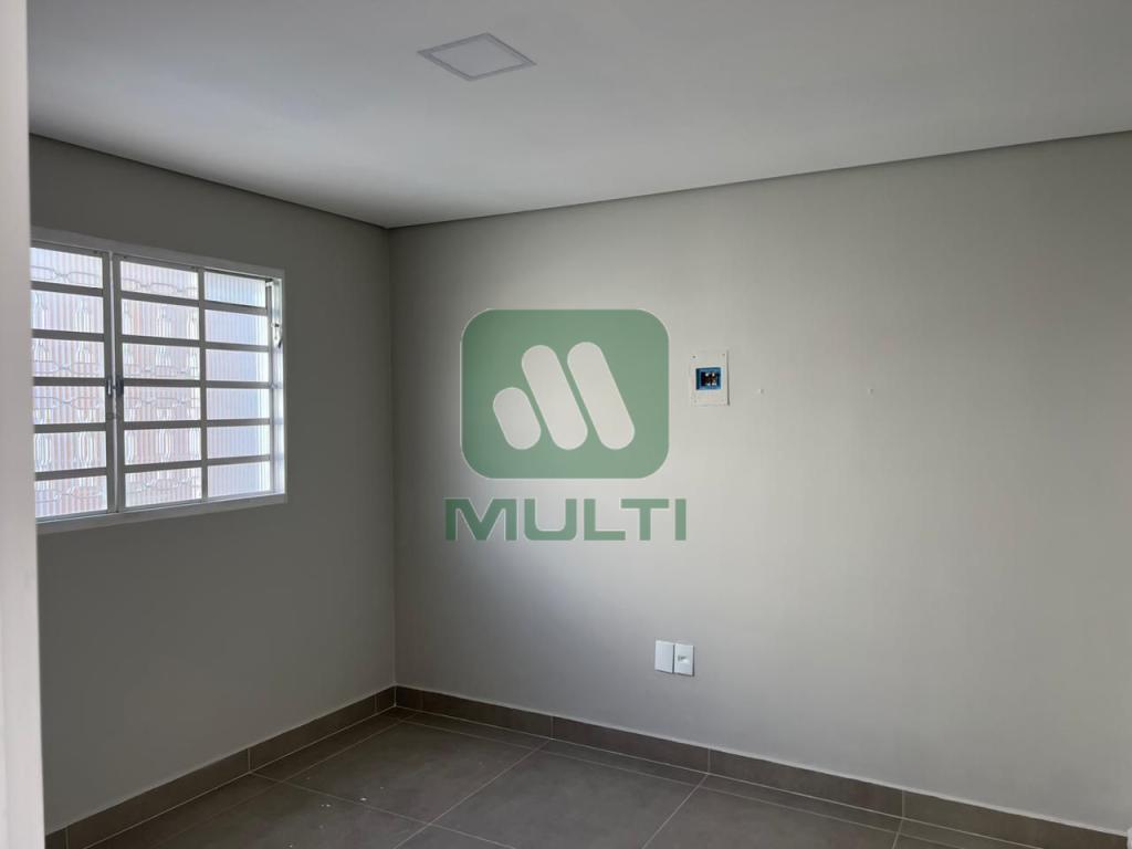 Casa à venda com 3 quartos, 200m² - Foto 5