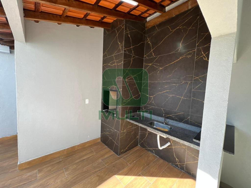 Casa à venda com 3 quartos, 200m² - Foto 11