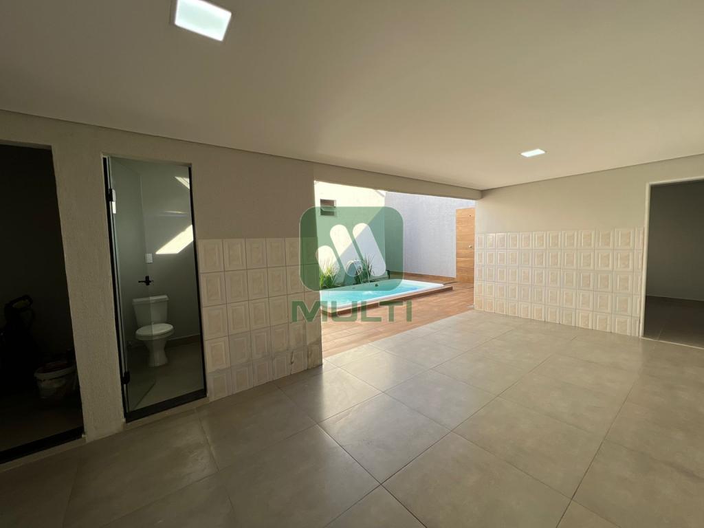 Casa à venda com 3 quartos, 200m² - Foto 12