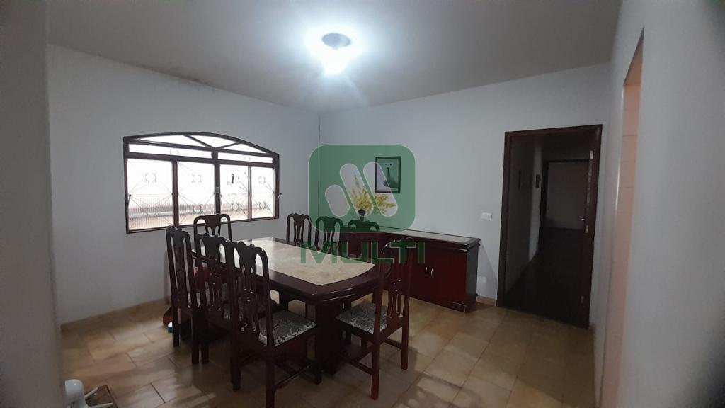 Casa à venda com 3 quartos, 228m² - Foto 13