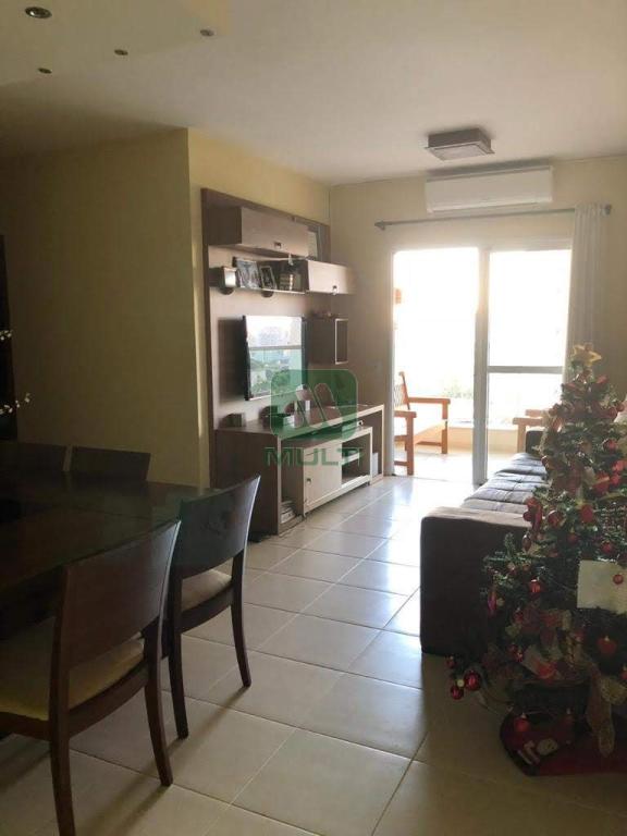 Apartamento à venda com 3 quartos, 90m² - Foto 1