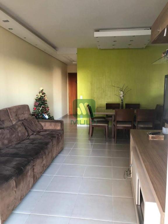 Apartamento à venda com 3 quartos, 90m² - Foto 2