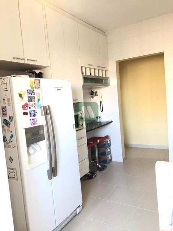 Apartamento à venda com 3 quartos, 90m² - Foto 7