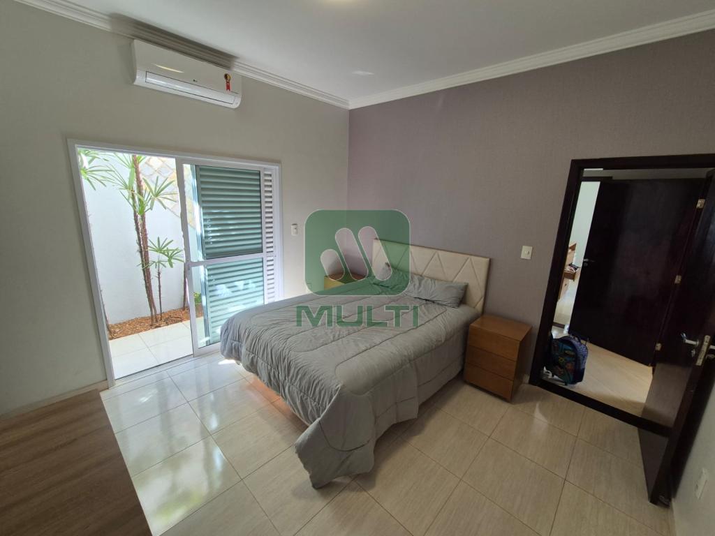 Casa à venda com 3 quartos, 215m² - Foto 19