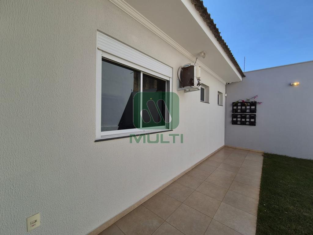 Casa à venda com 3 quartos, 215m² - Foto 24