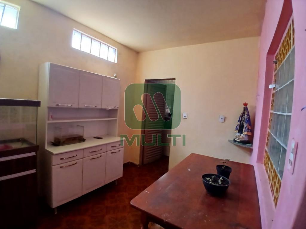 Casa à venda com 3 quartos, 176m² - Foto 11