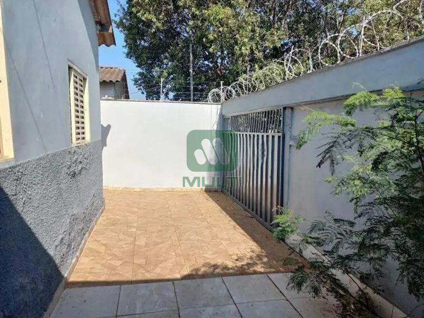 Casa à venda com 2 quartos, 90m² - Foto 1