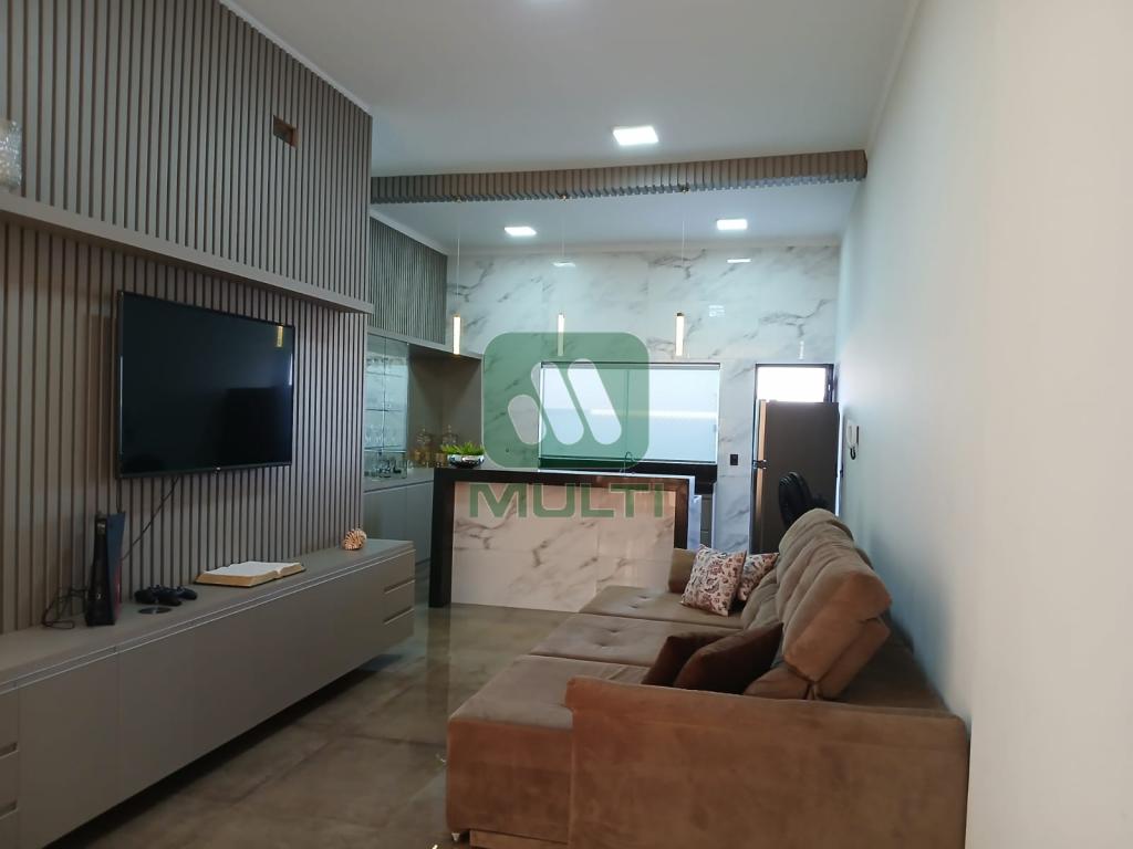 Prédio Inteiro à venda com 3 quartos, 180m² - Foto 1