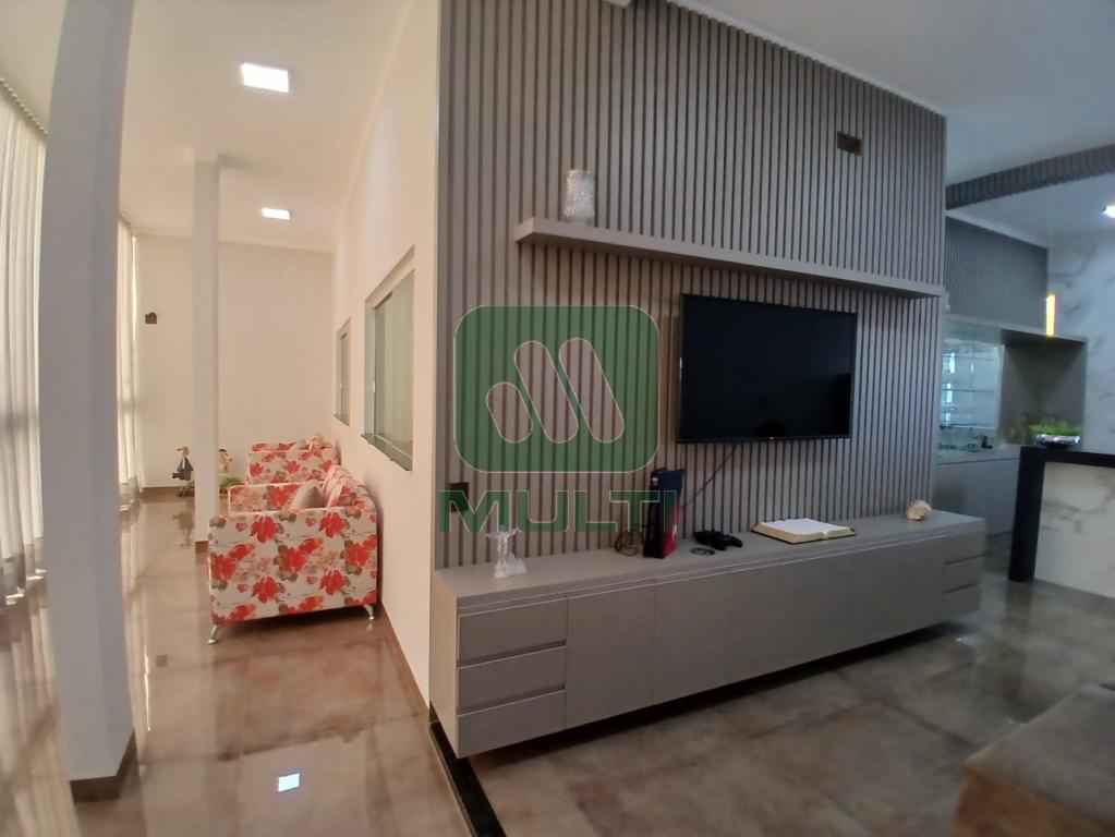 Prédio Inteiro à venda com 3 quartos, 180m² - Foto 3