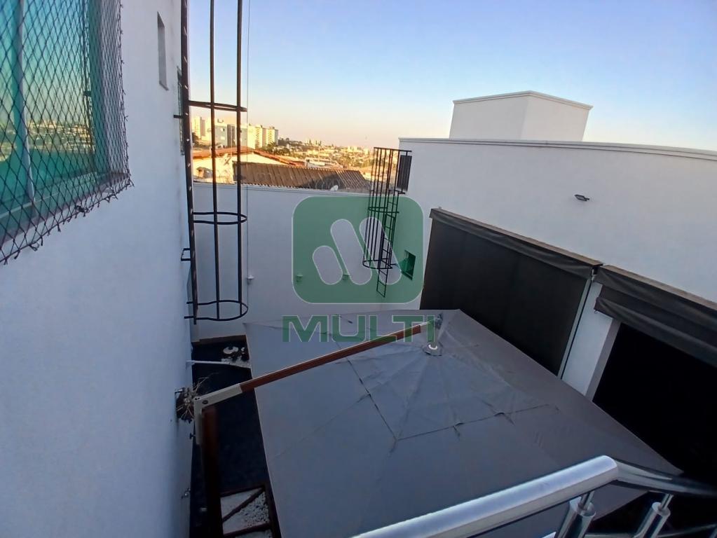 Prédio Inteiro à venda com 3 quartos, 180m² - Foto 31