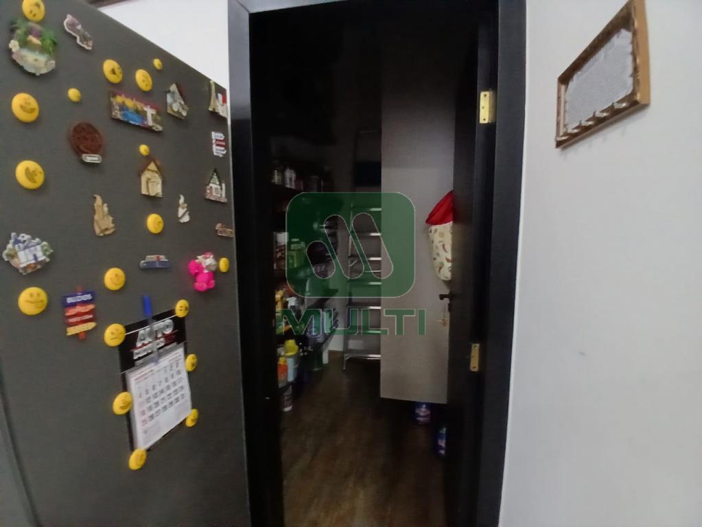 Prédio Inteiro à venda com 3 quartos, 180m² - Foto 46